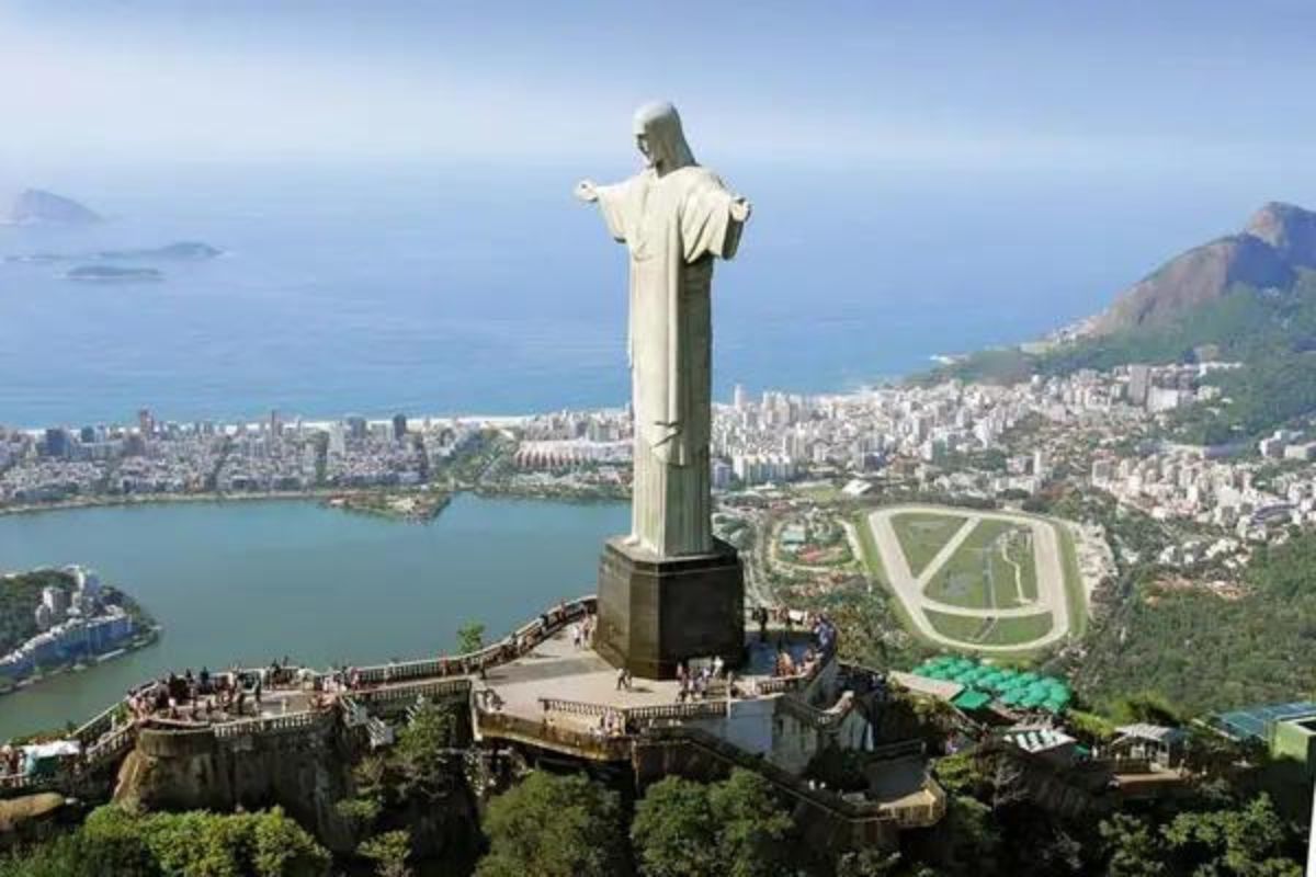 Statue in America