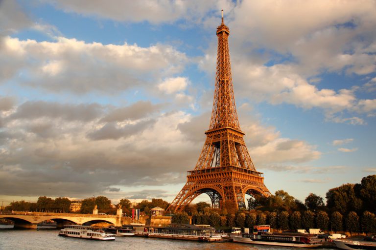 River Cruising, Eiffel Tower