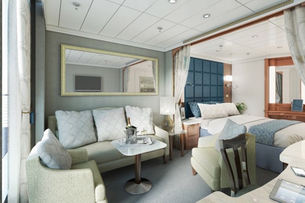 Deluxe suite_sevenseascruises_cruisepassenger