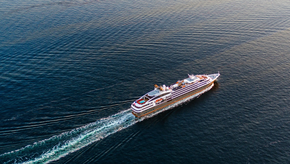 Ponant passengers rescued after shore excursion vessel sinks