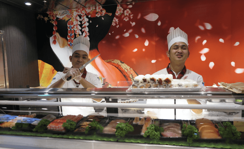 3 days, 17 eateries & 1 reviewer on Ovation of the Seas