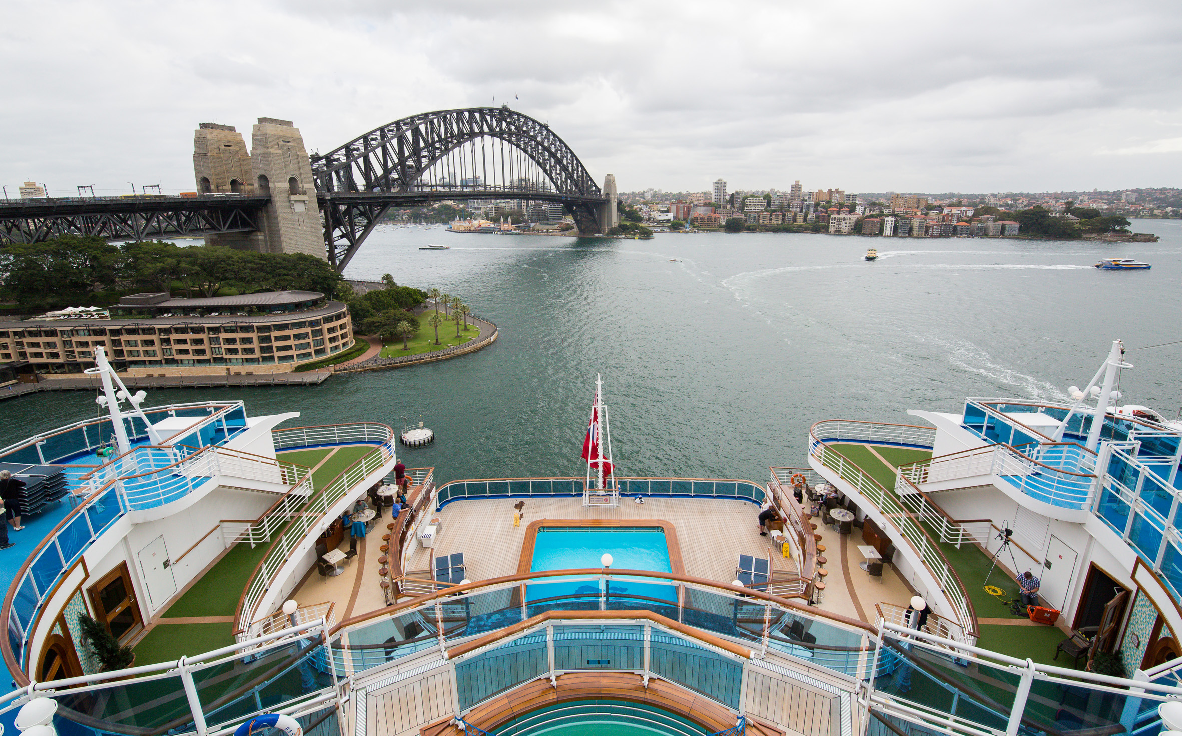 Emerald every bit a Princess as she starts Sydney tour
