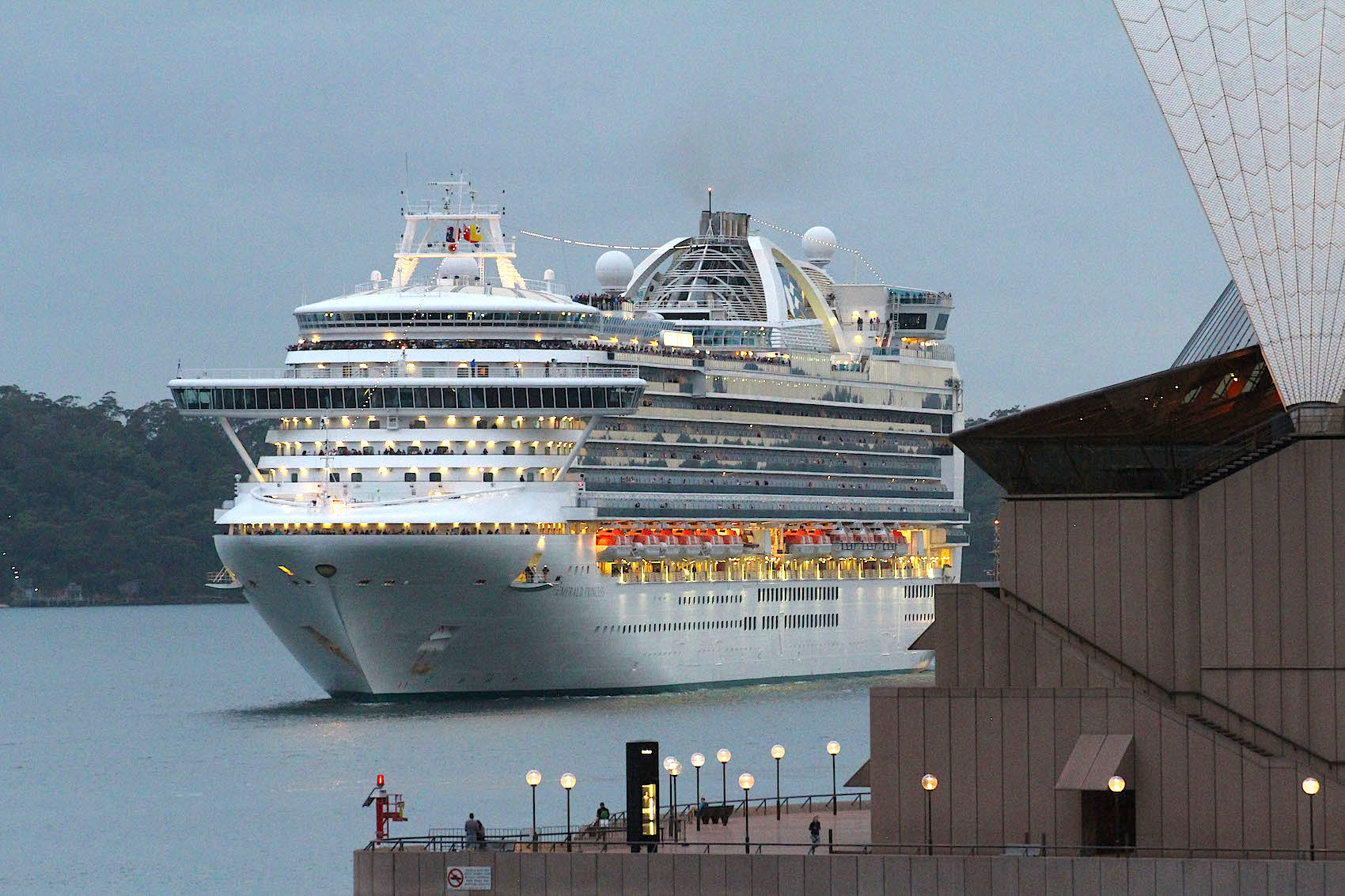 Emerald Princess sets sail from Sydney