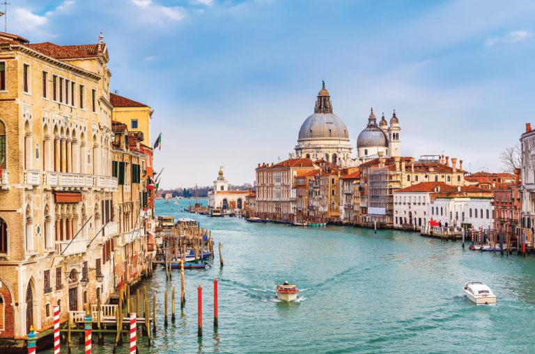 Ave Maria - Venice by bike and barge