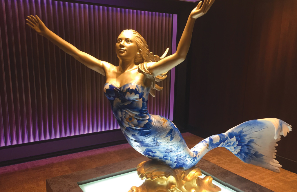 Genting Dream mermaid sculpture