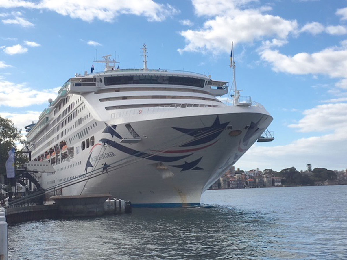 P&O Pacific Explorer in Sydney Harbour