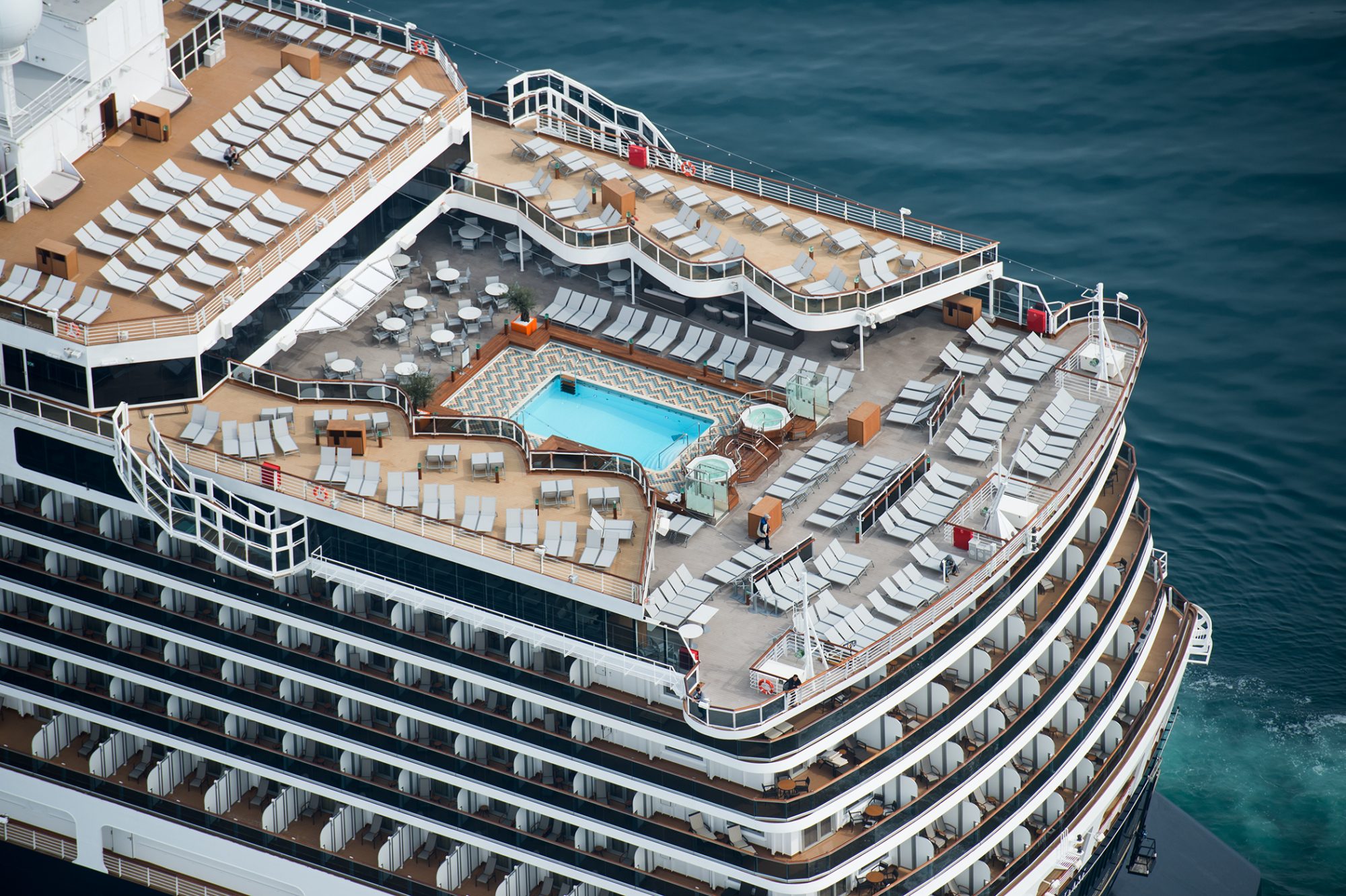 Exclusive new amenities and benefits for Holland America guests
