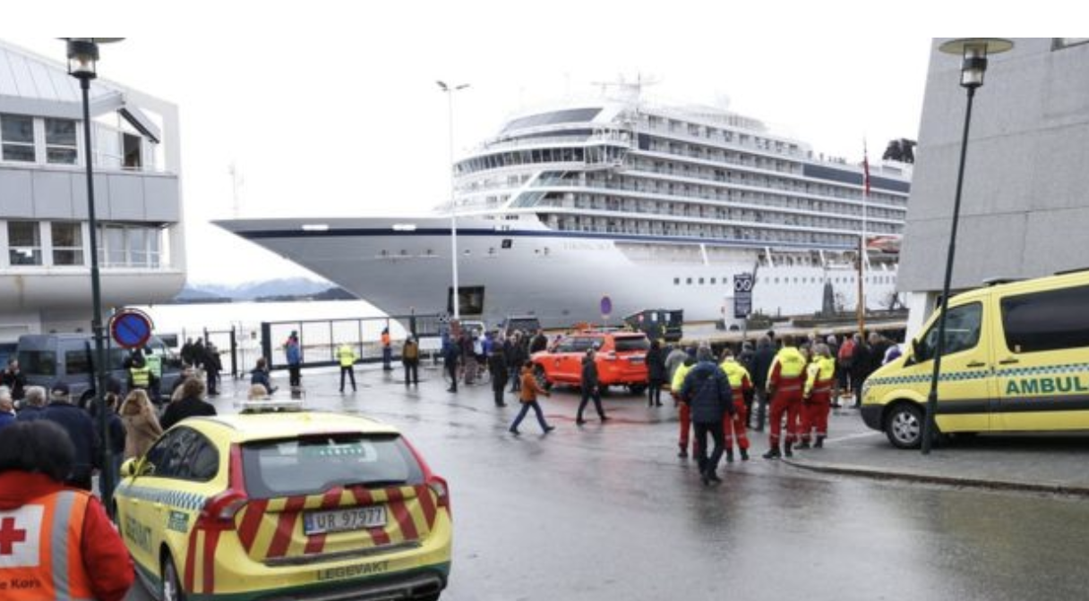 Crew praised as Viking Sky faces probe over engine failure