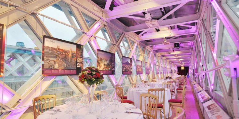 private-dinner-london-bridge-walkway