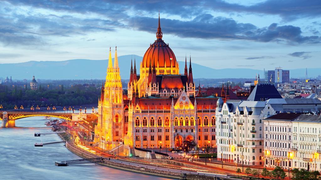 Budapest parliament house lit up at night