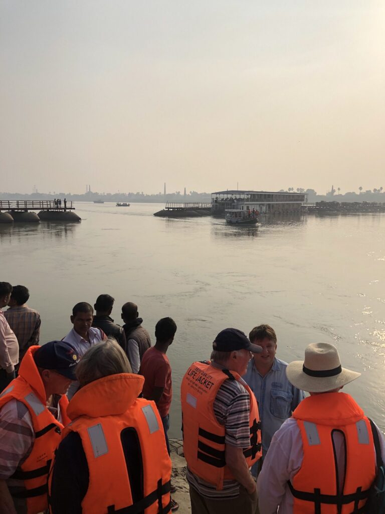 river bank cruise