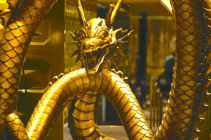  The dragon sculpture in Pacific Rim restaurant onboard Splendor 