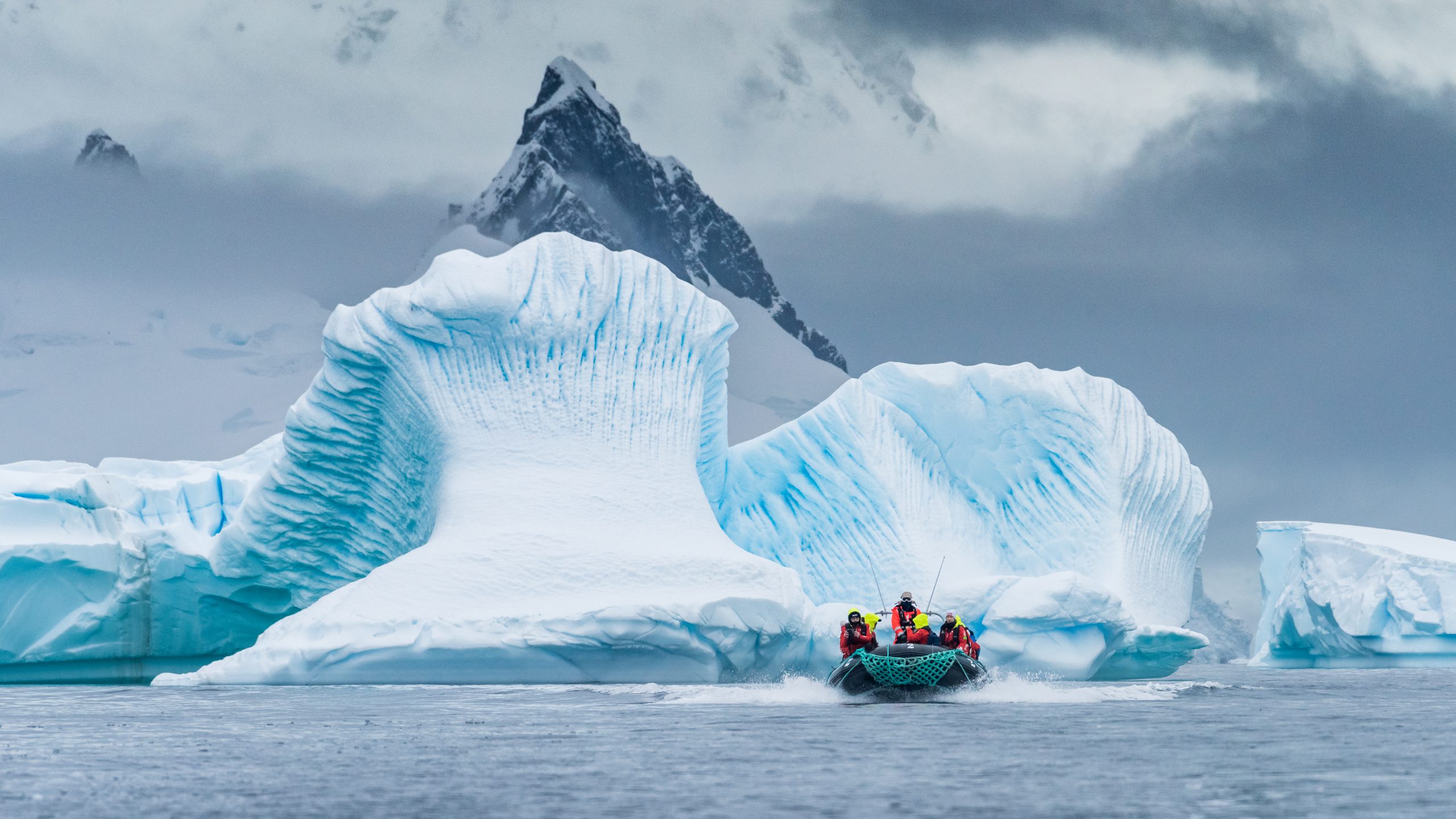 The wonders of Antarctica - Hurtigruten's flight-inclusive itineraries