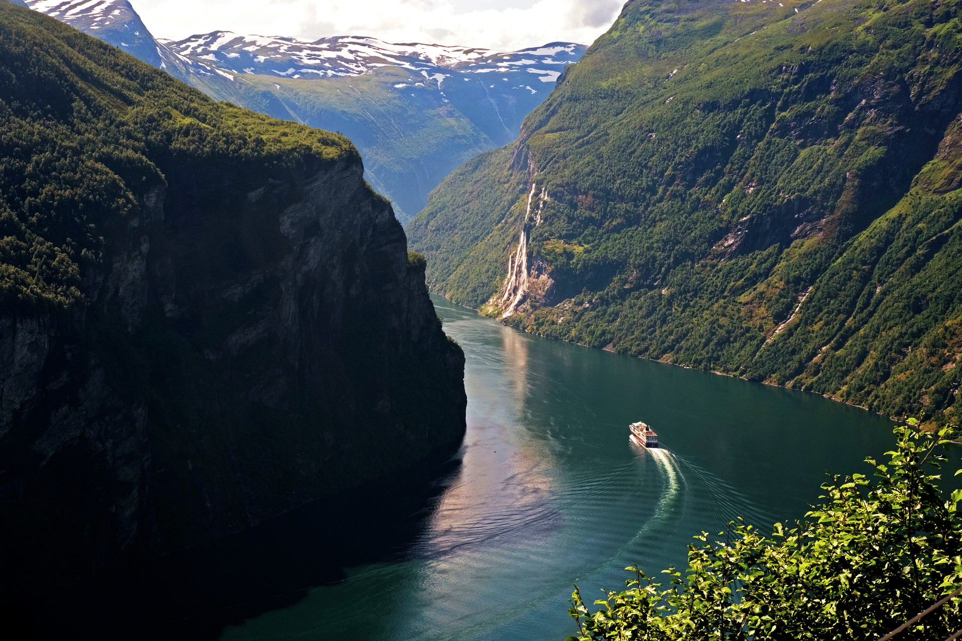 Give your mum a trip of a lifetime with Hurtigruten's Mother's Day Sale