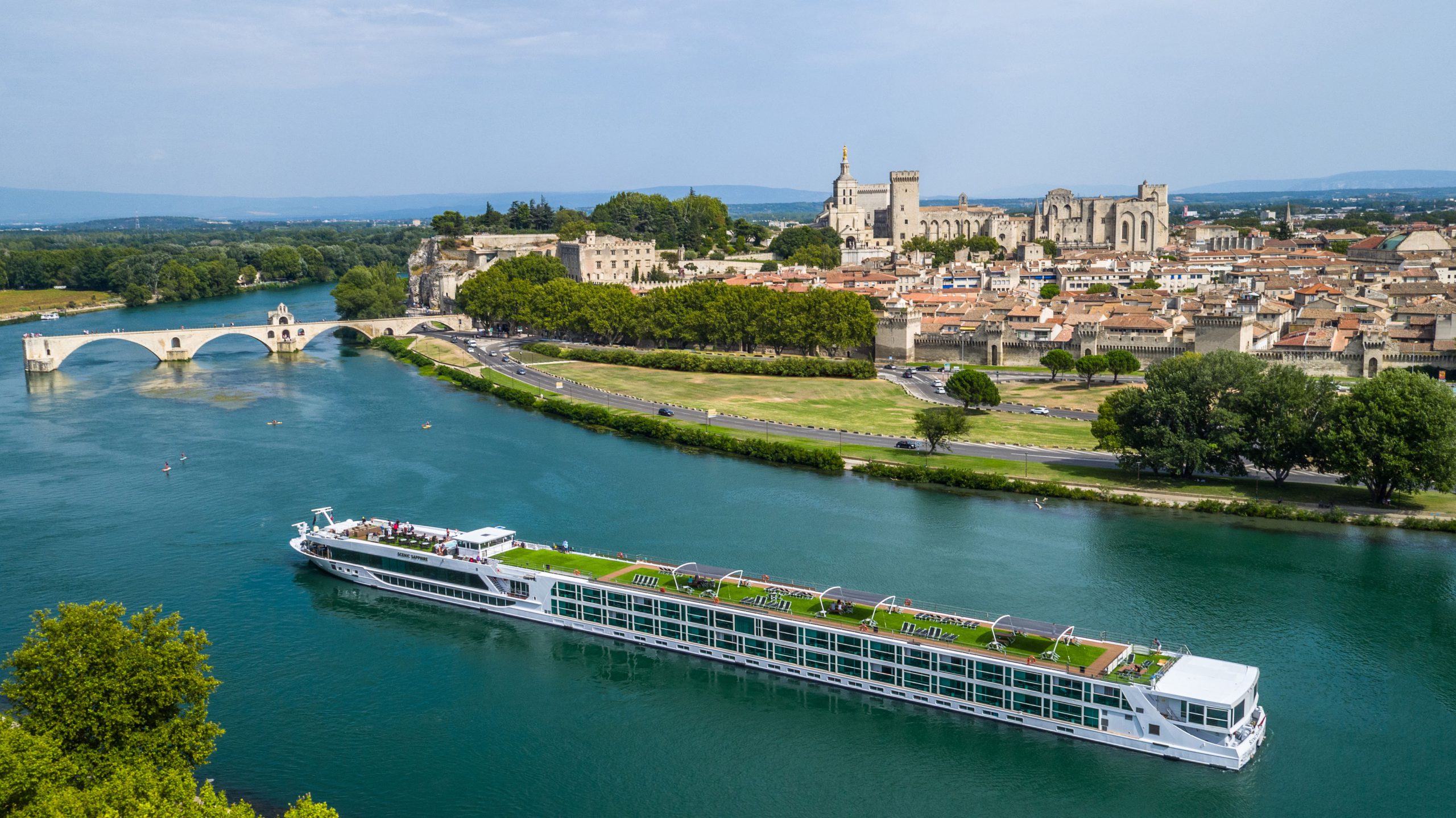 Scenic Sapphire exterior Avigon France