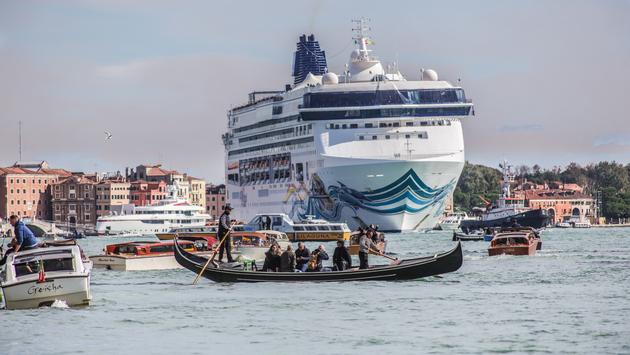 Cruise ships banned from docking in Venice?