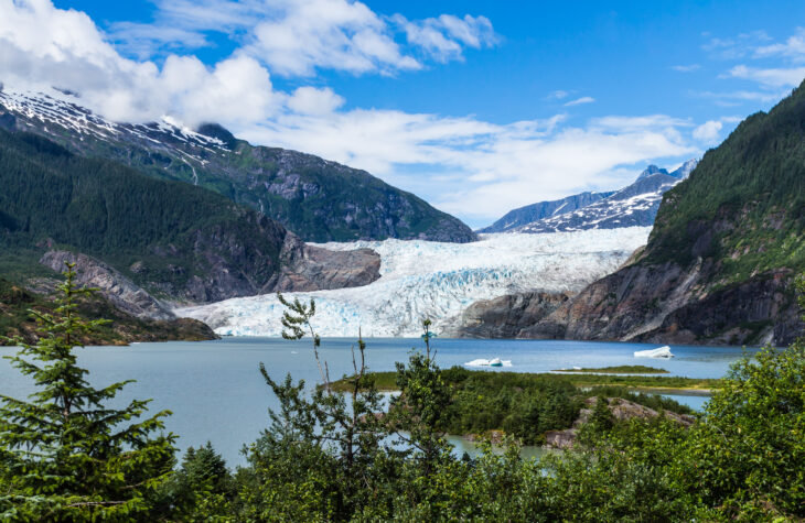 shutterstock 195166868 Mendenhall Glacier and Lake in Juneau Alaska