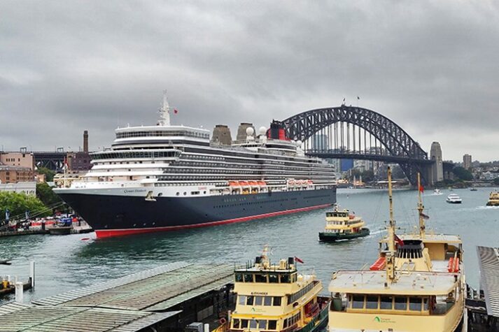 20190220 web news queen elizabeth cruises into sydney image 1