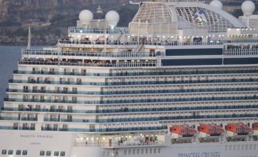 False media COVID reports continue to plague cruise industry as Sydney hits record passenger numbers