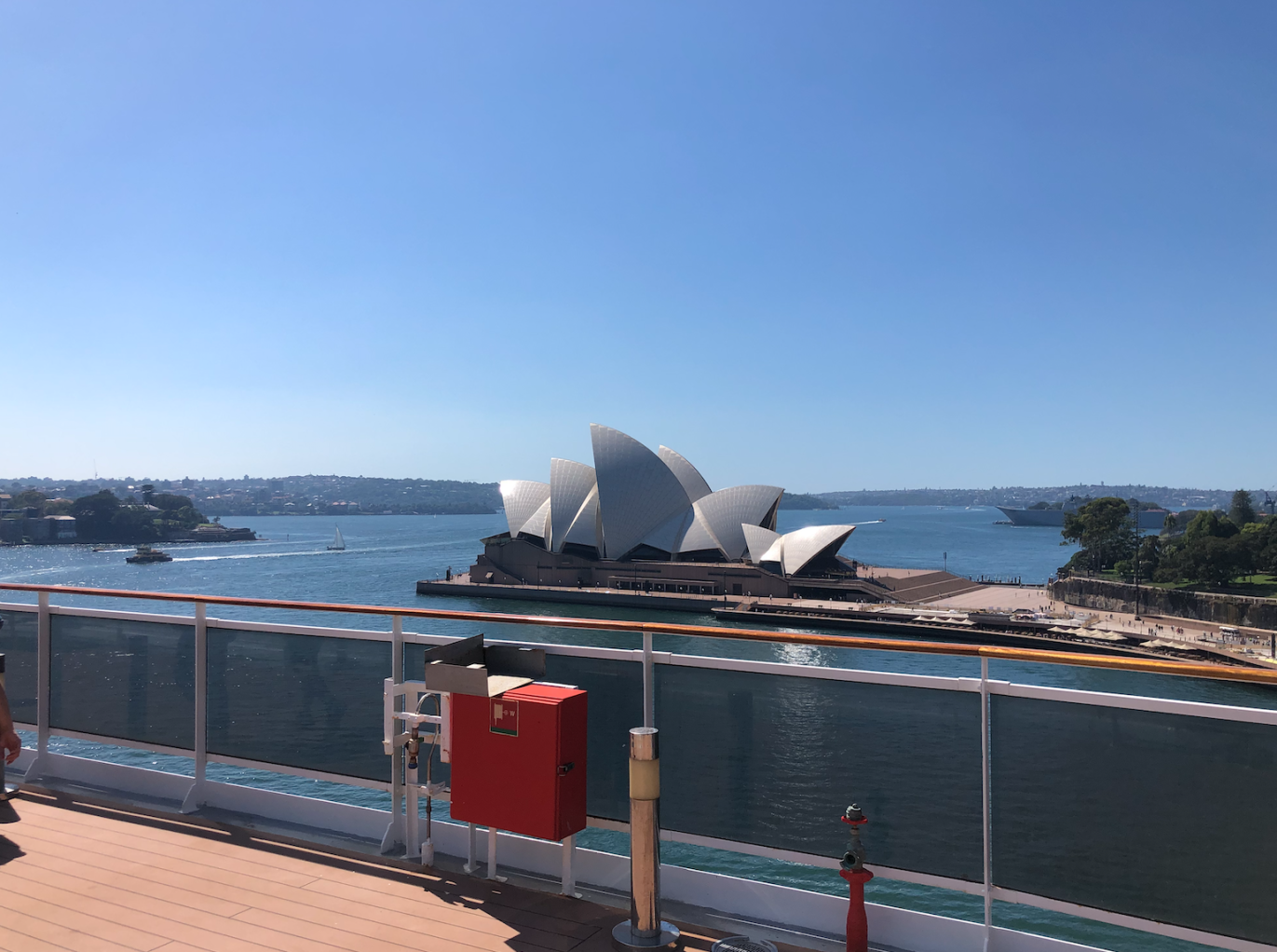 Spectacular footage of MSC Magnifica's Sydney sleepover