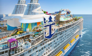 The first steps on the worlds largest cruise ship: is Icon of the Seas the ultimate family vacation?