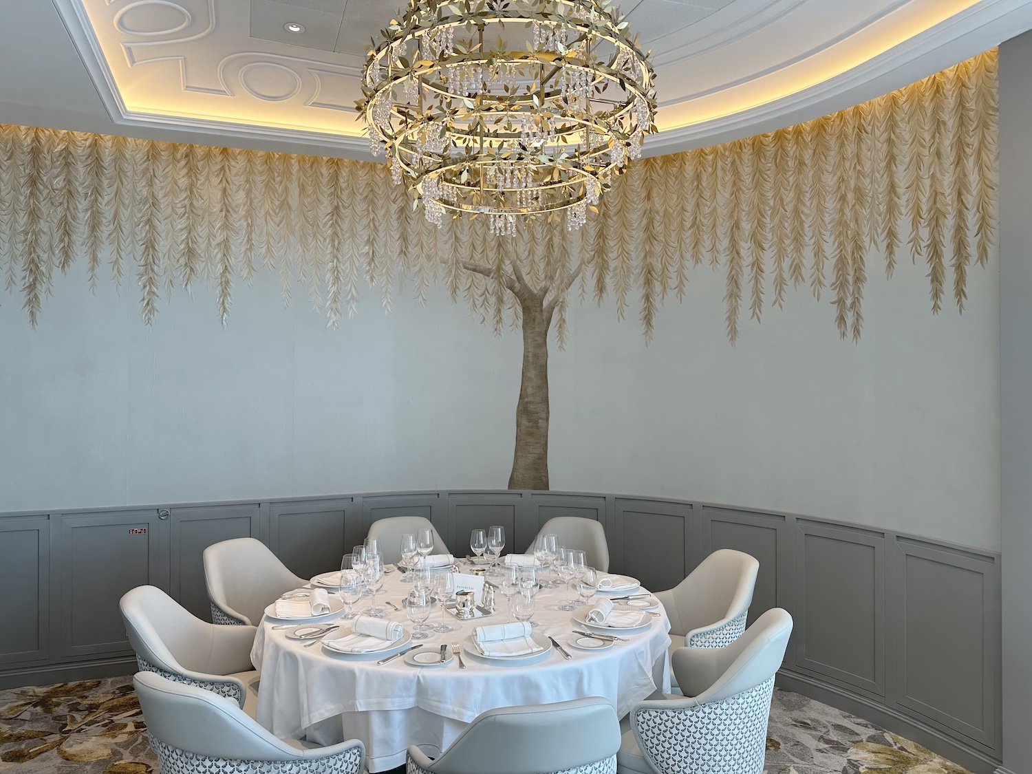 vista grand dining room