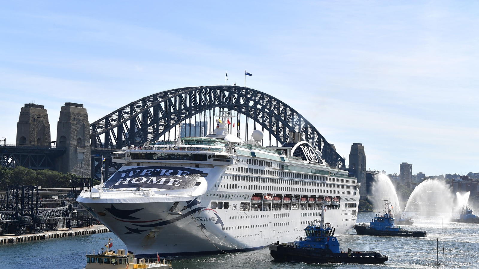 Cruise ships are mandated to remove cruise vaccination requirements.