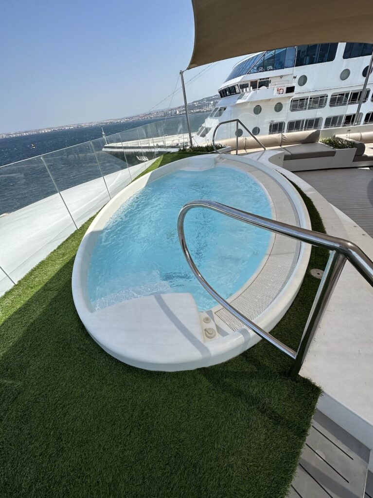 azzurra pool