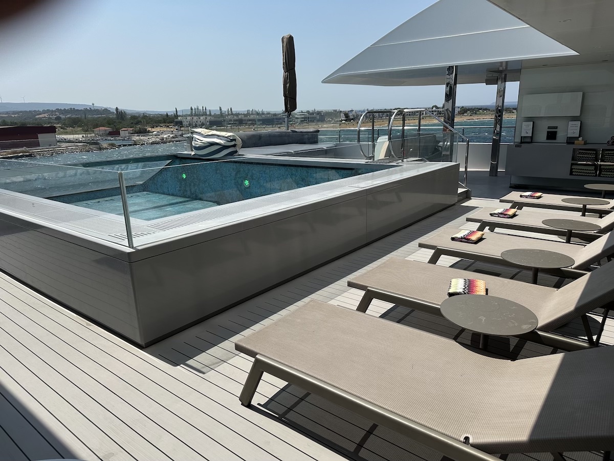 azzurra pool stern
