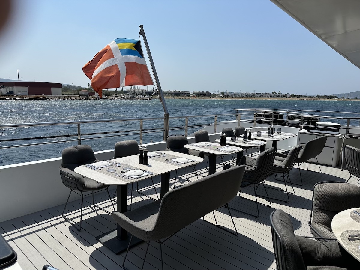azzurra stern dining