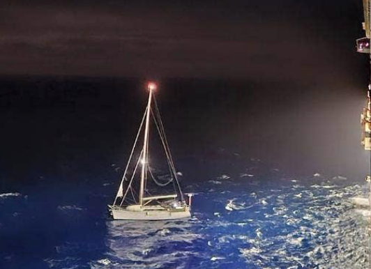 Pacific Explorer came to rescue sailors of stricken Second Life yacht. 