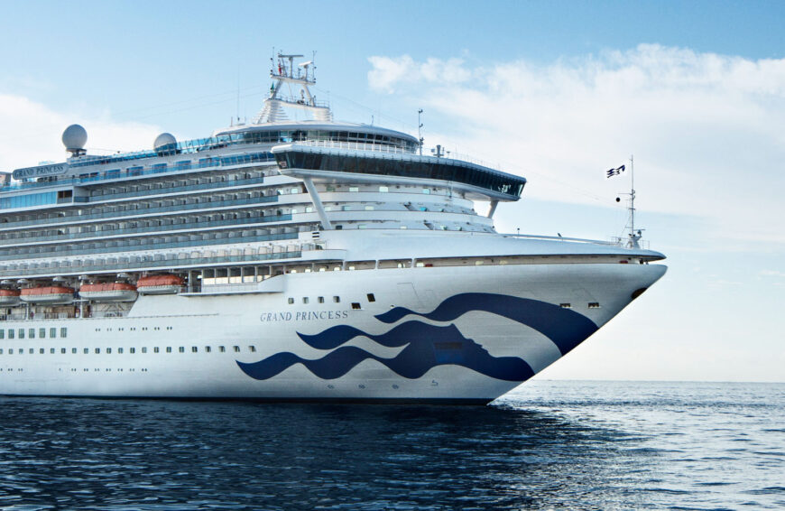 Grand Princess sails the Australian waters