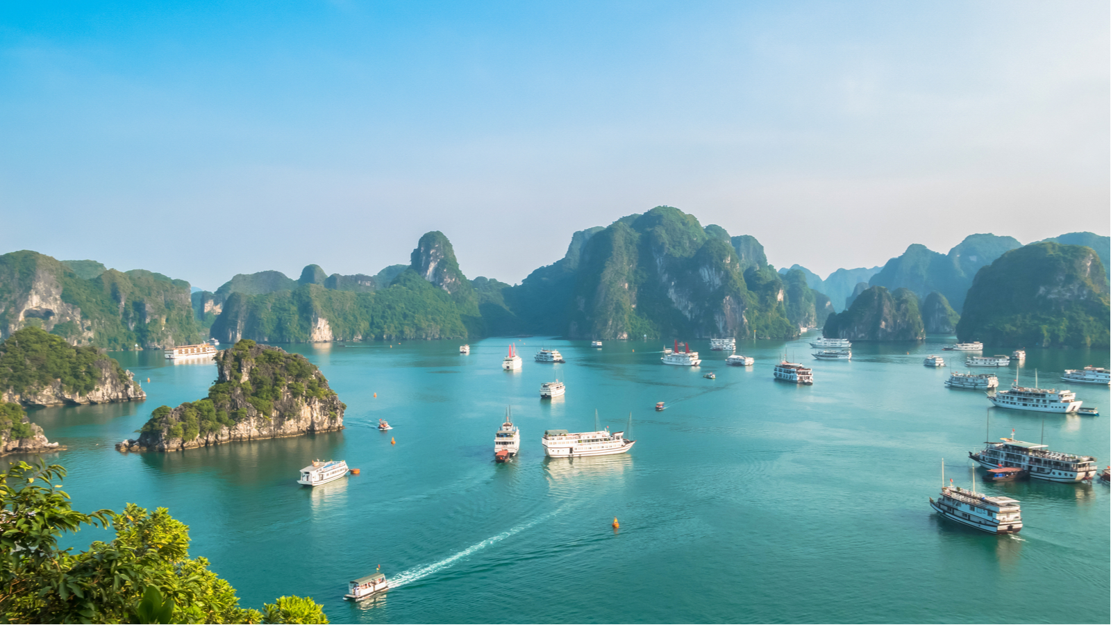 ti top island halong bay view