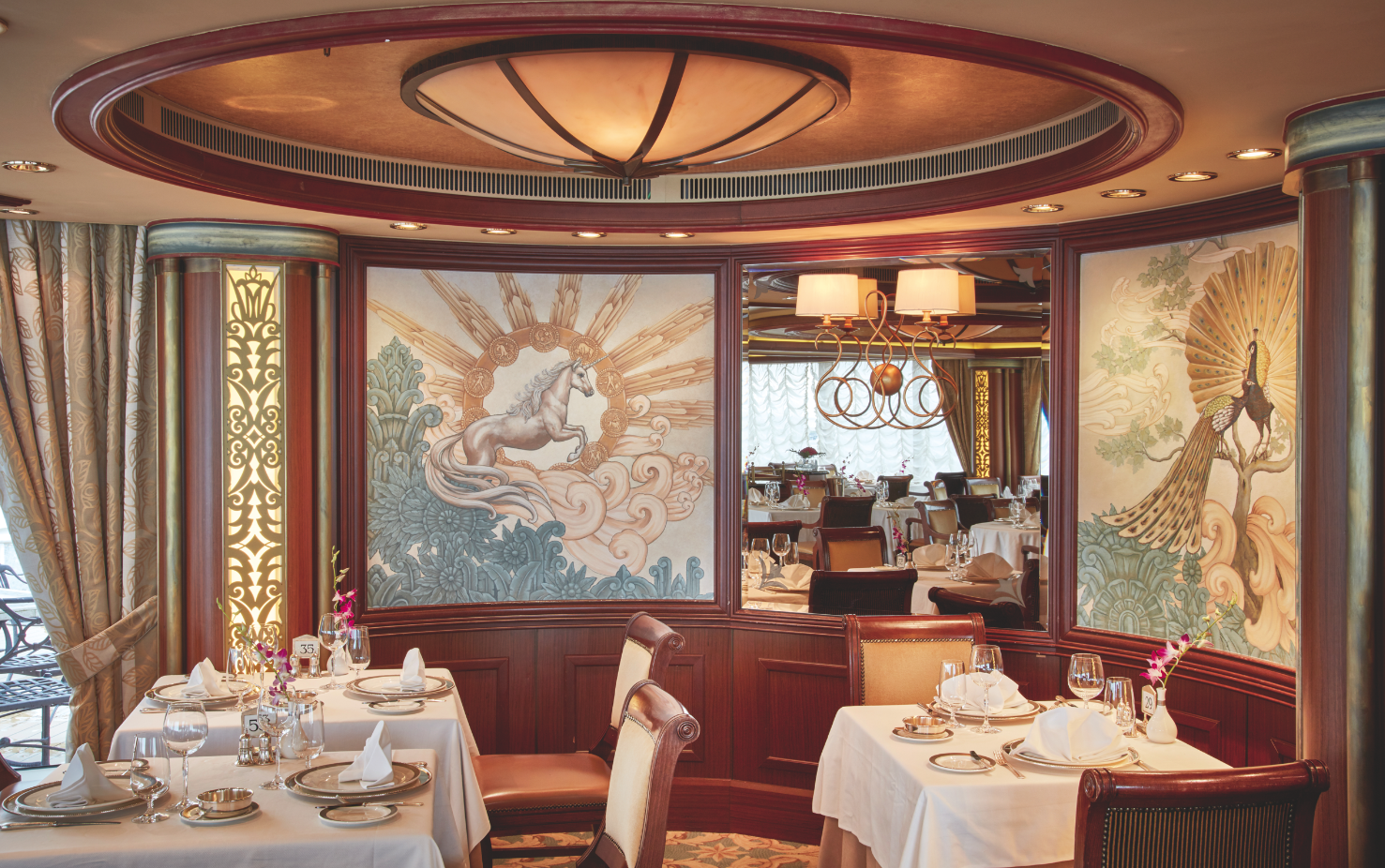 Queen's Grill Restaurant on Queen Elizabeth