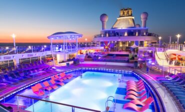 anthem of the seas pool deck