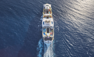 cruise sailing