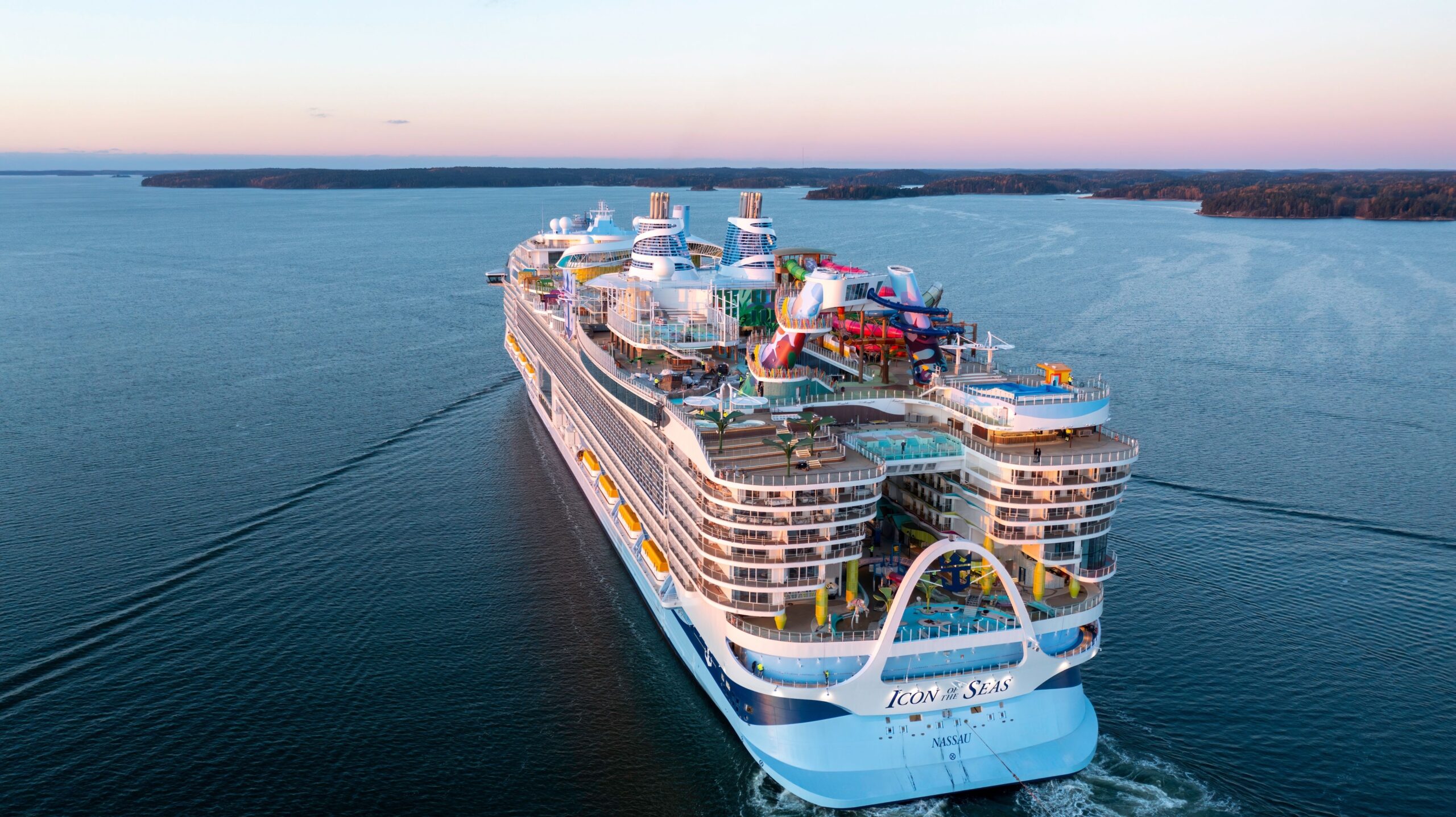 World largest cruise ship set sail